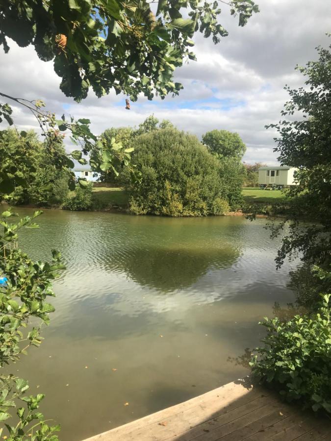 Elton Barn Fishery & Retreat Nottingham Exterior foto